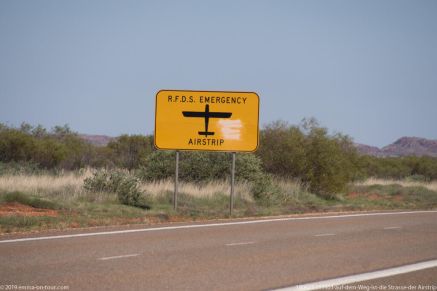 180623 111503 auf dem Weg ist die Strasse der Airstrip